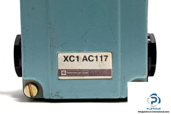 telemecanique-xc1ac117-limit-switch-4