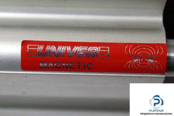 univer-w110-040-0025-m-short-stroke-cylinder-3