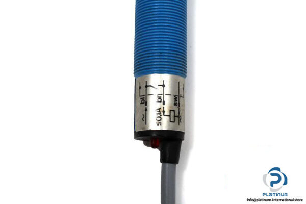 sick-vt18-112-photoelectric-sensor-3