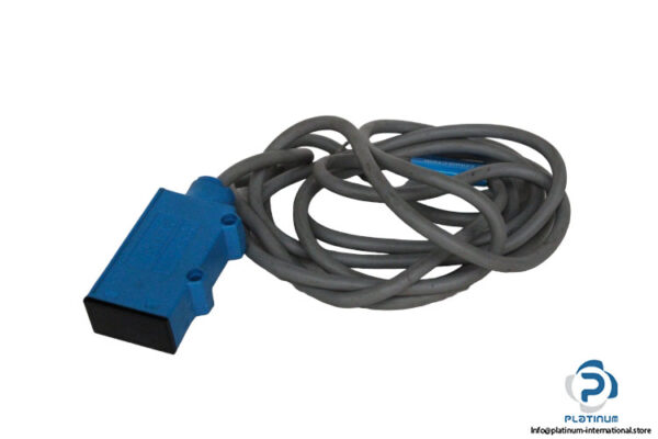 sick-WT6-N132-photoelectric-diffuse-sensor-new