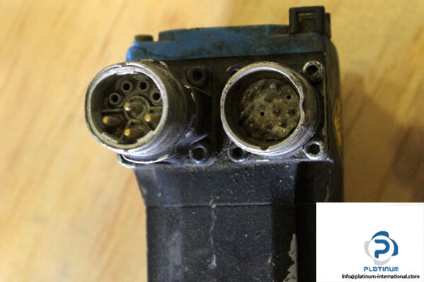 schneider-bsh0551t01a1a-ac-servo-motor-2