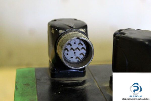 schneider-sh140_30200_0_0_00_00_00_10_00-servo-motor-3