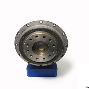alpha-tpk-050-mf2-10-061-000-high-torque-hypoid-gearbox-1