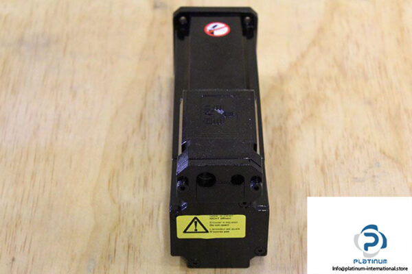 schneider-sm-070_60_010_p0_45_s1_b1-servo-motor-3