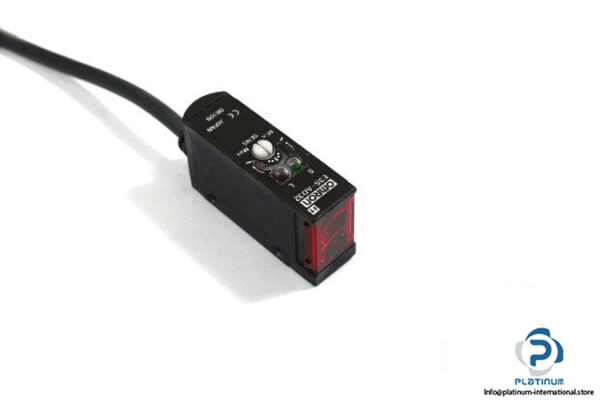omron-e3s-ad32-photoelectric-diffuse-sensor-2