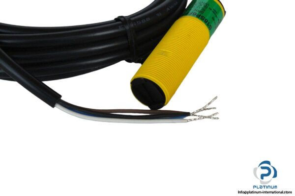 banner-s18sp6ff50-photoelectric-sensor-new-1