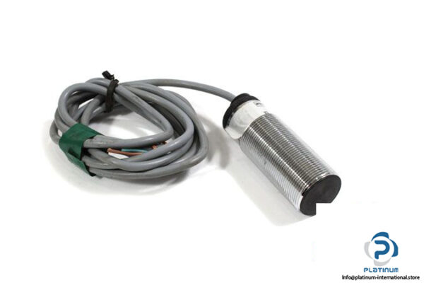 telemecanique-XSA-V11151-inductive-sensor