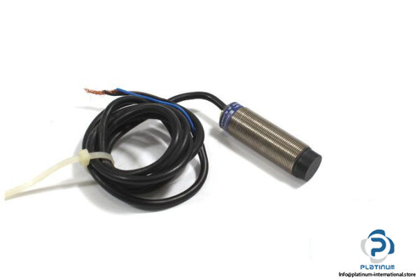 telemecanique-XS2M18PA3701L1-inductive-proximity-sensor