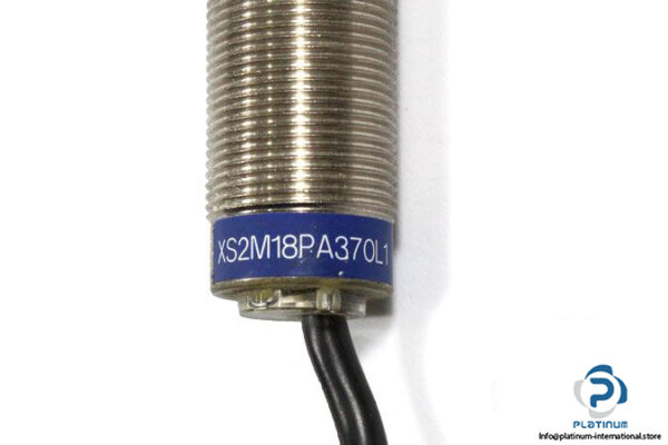 telemecanique-xs2m18pa3701l1-inductive-proximity-sensor-3