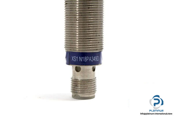 telemecanique-xs1n18pa349d-inductive-sensor-5