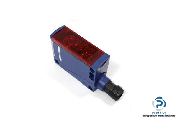 telemecanique-XUX5ARCNT16-photoelectric-diffuse-sensor-1