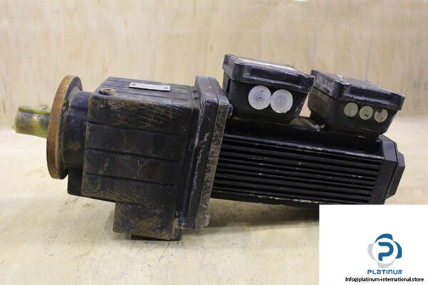 lenze-MDSKARS056-22-servo-motor-with-gear-GST05-2YVCK