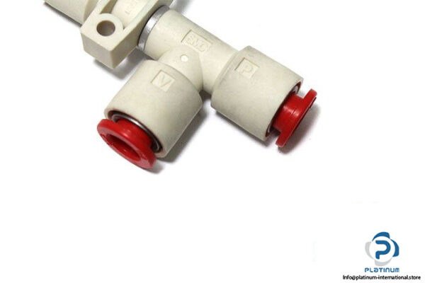 smc-zhi05d-vacuum-generator-2