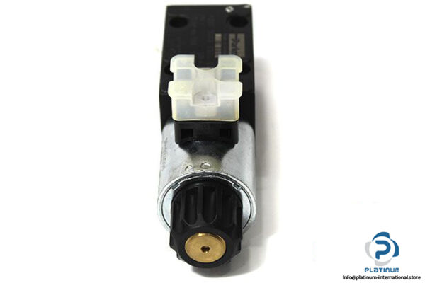 parker-4d01-3103-0501-c1g0q-directional-control-valve-2