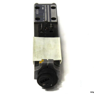 bosch-0-811-403-100-servo-solenoid-valve-with-positive-overlap-and-position-feedback-2