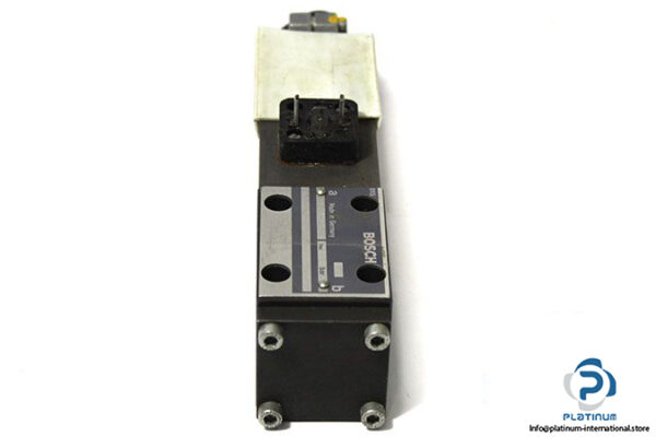 bosch-0-811-403-100-servo-solenoid-valve-with-positive-overlap-and-position-feedback-3
