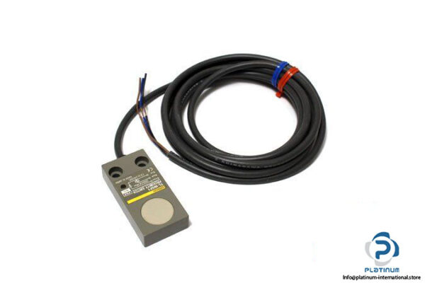 omron-TL-W5F1-inductive-proximity-sensor