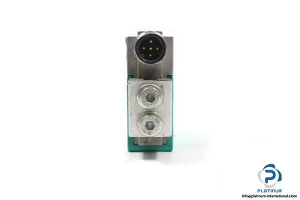 PEPPERLFUCHS-OLT300-F22-A2-V15-PHOTOELECTRIC-DIFFUSE-SENSOR5_675x450.jpg