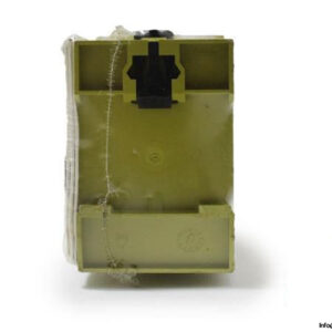 PILZ-PZE-X5-24VDC-5NO-SAFETY-RELAY7_675x450.jpg