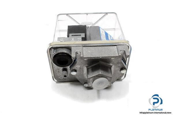 FANAL-FF-4-4-DAH-DIAPHRAGM-PRESSURE-SWITCH4_675x450.jpg