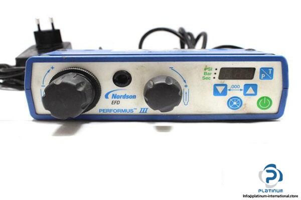 nordson-efd-performus-iii-fluid-dispenser3_675x450