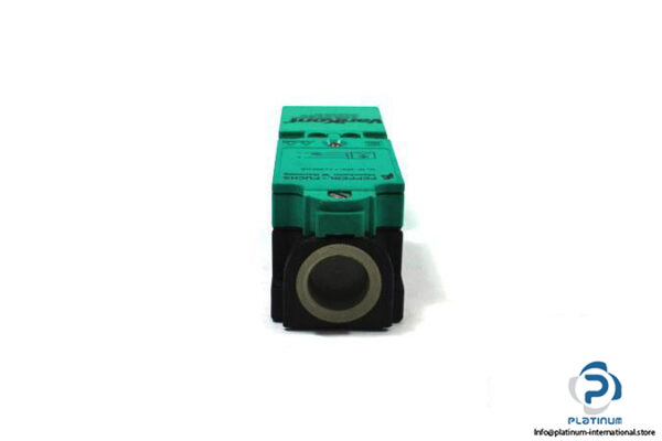 PEPPERLFUCHS-NJ15U1-E2-C-F91-INDUCTIVE-SENSOR4_675x450.jpg
