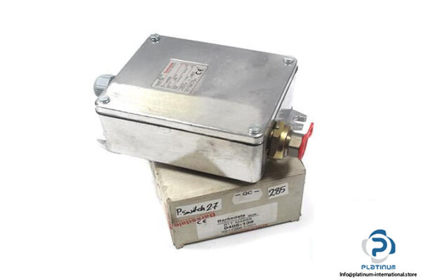 BARKSDALE-B1T-M48SS-0405-136-BOURDON-TUBE-PRESSURE-SWITCH_675x450.jpg