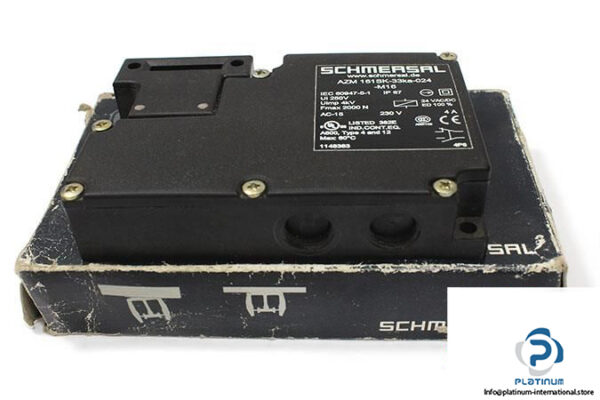 SCHMERSAL-AZM-161SK-33KA-024-SOLENOID-LATCHING-SAFETY-INTERLOCK-SWITCH_675x450.jpg