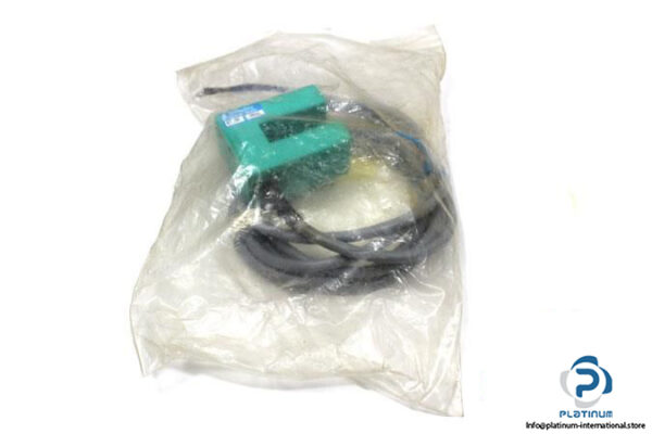 PEPPERLFUCHS-SJ15-E-INDUCTIVE-SLOT-SENSOR3_675x450.jpg