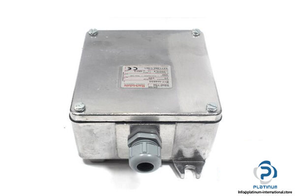 BARKSDALE-B1T-M48SS-0405-136-BOURDON-TUBE-PRESSURE-SWITCH5_675x450.jpg