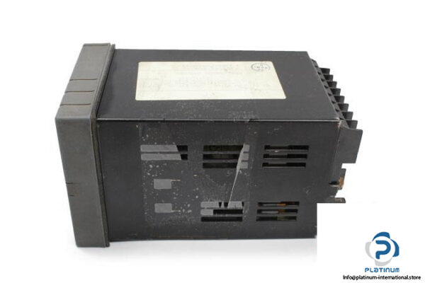 HONEYWELL-DC300E-E-000-21-00P0-0-GE-UNIVERSAL-DIGITAL-LIMIT-CONTROLLER4_675x450.jpg