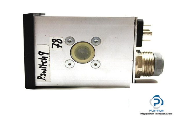 HYDAC-EDS-601-100-000-905198-ELECTRONIC-PRESSURE-SWITCH4_675x450.jpg