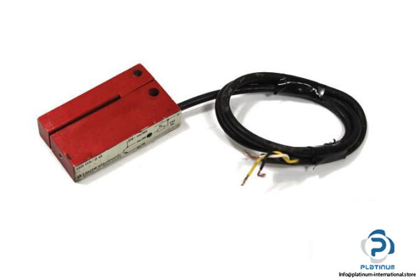 LEUZE-GS-05-2G-FORKED-PHOTOELECTRIC-SENSOR_675x450.jpg
