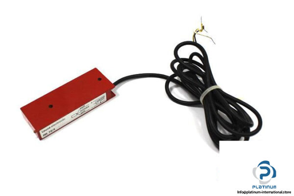 LEUZE-RK-724-PHOTOELECTRIC-RETRO-REFLECTIVE-SENSOR_675x450.jpg