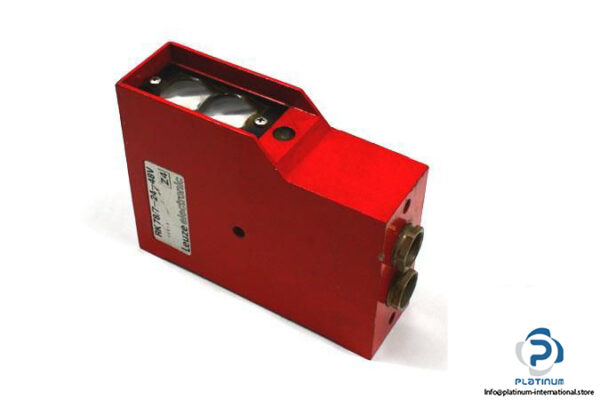 LEUZE-RK787-24-48V-DIFFUSE-REFLECTION-LIGHT-SCANNER-ENERGETIC_675x450.jpg