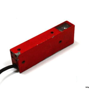 LEUZE-LS-722-E-THROUGH-BEAM-PHOTOELECTRIC-SENSOR-RECEIVER_675x450.jpg