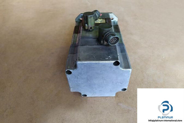 SIEMENS-1FK6060-6AF71-1EG0-BRUSHLESS-SERVO-MOTOR4_675x450.jpg