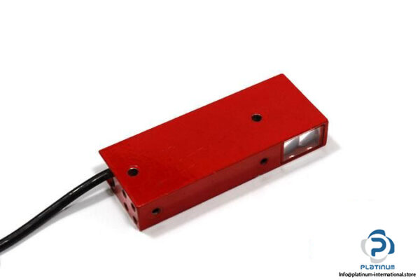 LEUZE-LS-724-E-THROUGH-BEAM-PHOTOELECTRIC-SENSOR-RECEIVER4_675x450.jpg