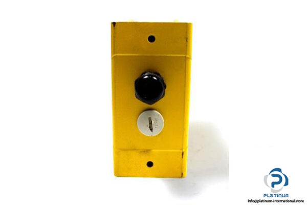 LEUZE-SLS-897-SE3-230V-THROUGH-BEAM-SAFETY-LIGHT-BARRIER-TRANSMITTER4_675x450.jpg