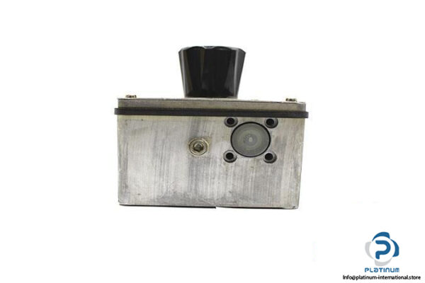 REXROTH-HED-2-OA-24400-KL24-R900451231-PRESSURE-SWITCH4_675x450.jpg