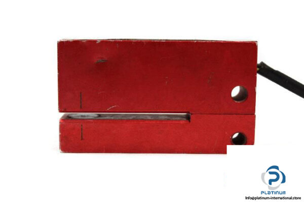LEUZE-GS-05-2G-FORKED-PHOTOELECTRIC-SENSOR5_675x450.jpg