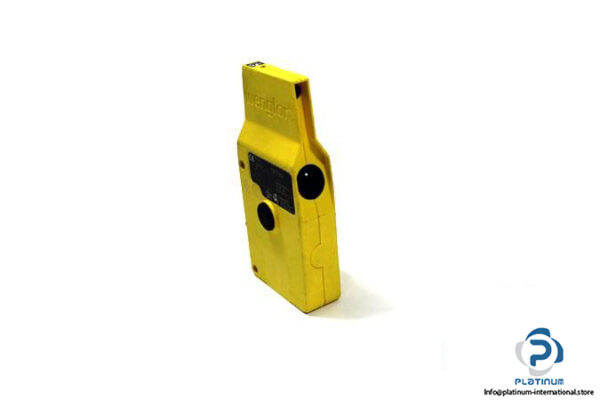 WENGLOR-OPT89-PHOTOELECTRIC-REFLEX-SENSOR_675x450.jpg
