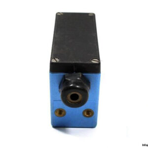 SICK-WT30-01-PHOTOELECTRIC-PROXIMITY-SENSOR4_675x450.jpg