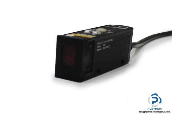 OMRON-E3S-AR31-PHOTOELECTRIC-SWITCH-SENSOR5_675x450.jpg