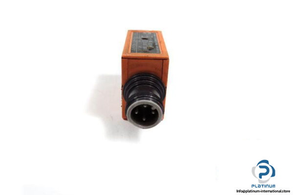 IFM-OU5036-PHOTOELECTRIC-RETRO-REFLECTIVE-SENSOR4_675x450.jpg