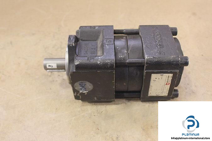 BUCHER-QT33-012R-INTERNAL-GEAR-PUMP_675x450.jpg