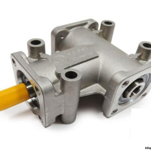 POGGI-2012-R11-D12-3-WAY-RIGHT-ANGLE-GEARBOX-WITH-HOLLOW-SHAFT3_675x450.jpg