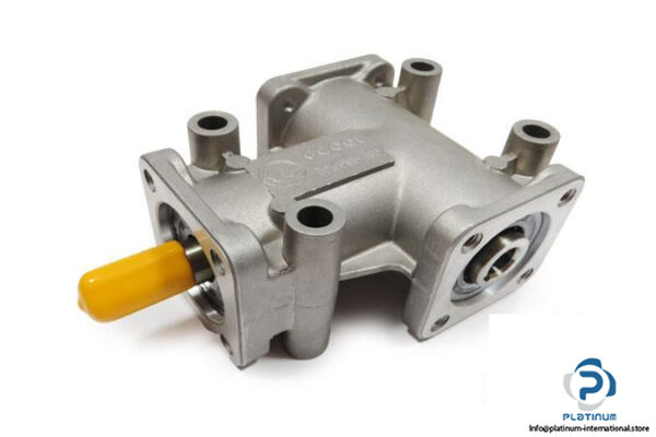 POGGI-2012-R11-D12-3-WAY-RIGHT-ANGLE-GEARBOX-WITH-HOLLOW-SHAFT3_675x450.jpg