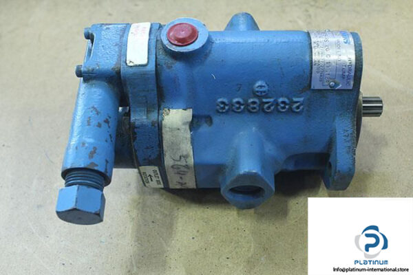VICKERS-PVB5-RS-20-C-11-S124-VARIABLE-DISPLACEMENT-PISTON-PUMP3_675x450.jpg