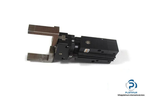 SOMMER-AUTOMATIC-DGP404N-PARALLEL-ROTARY-GRIPPER-ACTUATOR4_675x450.jpg